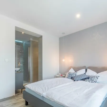 Sun & Sea With A View