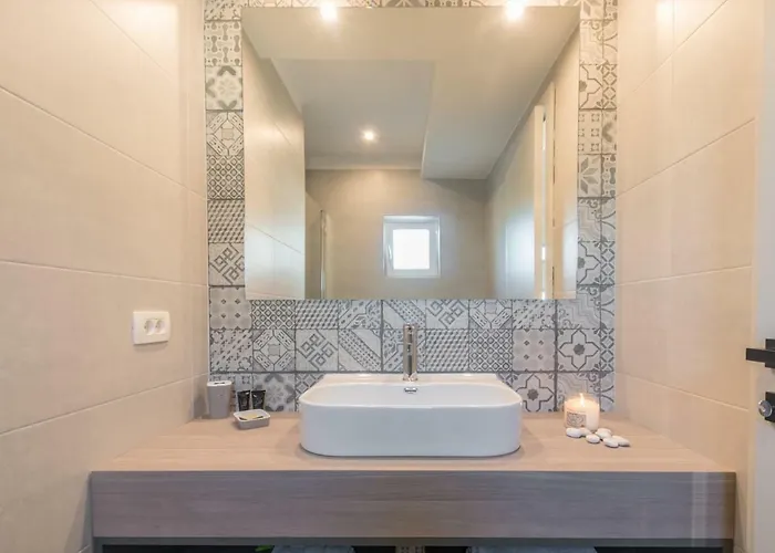 Sun & Sea With A View Villa *