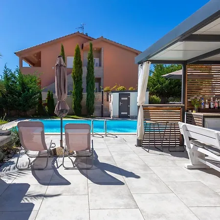 Sun & Sea With A View