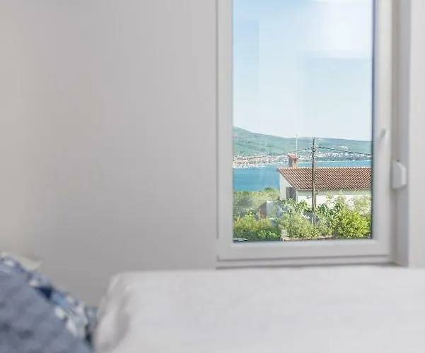 Sun & Sea With A View Vila